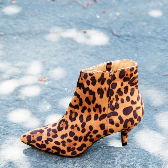 NEW🔥 Leopard Ankle Booties Boot Kitten Low Heel - Picture 3 of 5